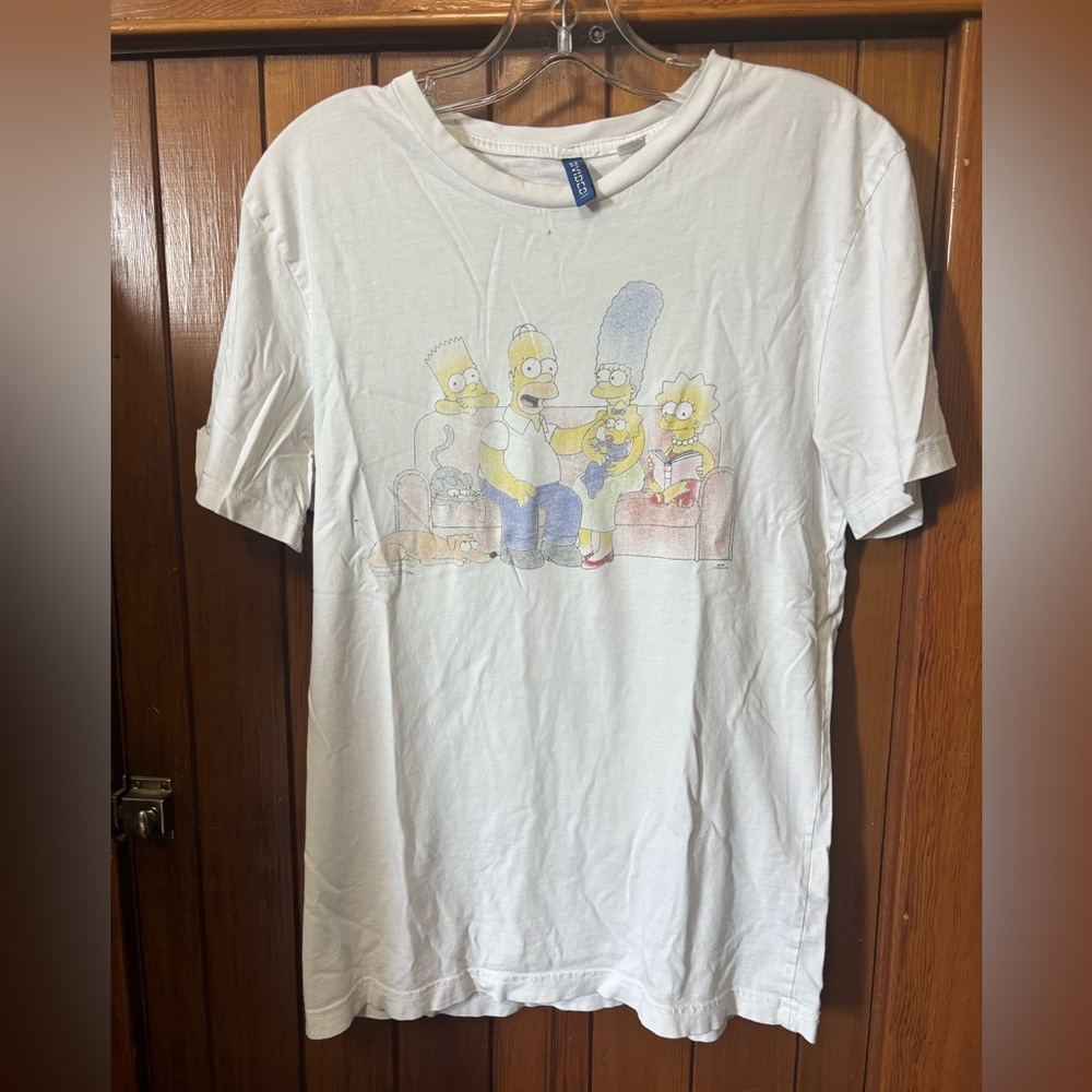 Vintage perfectly worn in Simpsons shirt